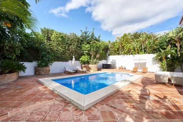 Casa independiente en Urbanización los Monteros, 82