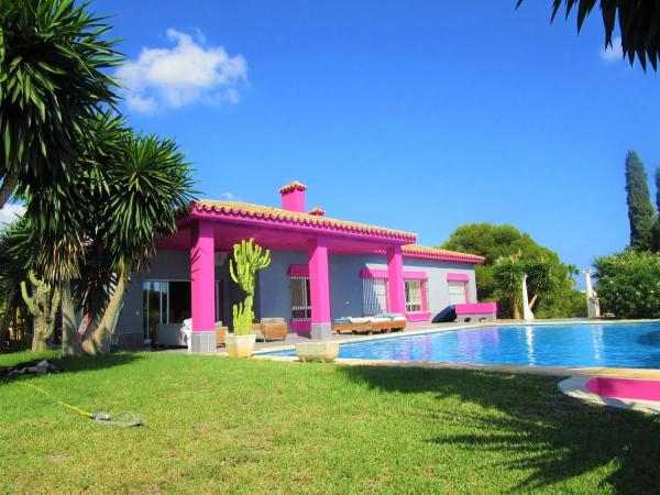 Casa independiente en Urbanización Parque Elviria