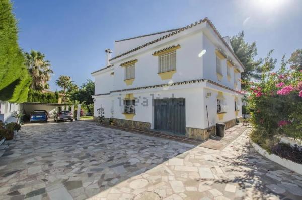 Casa independiente en Urbanización Haza del Algarrobo