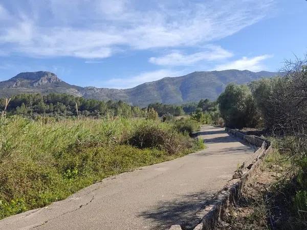 Terreno en Alcalalí