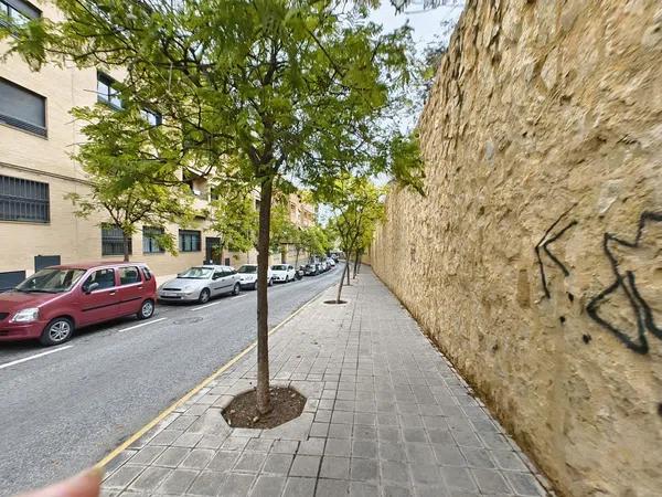 Terreno en ronda del Castillo, 84