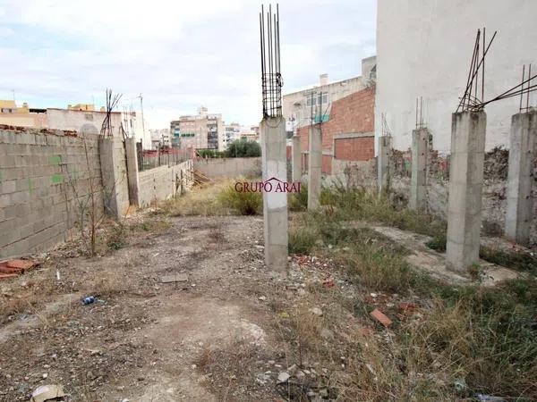 Terreno en calle de Calp, 14