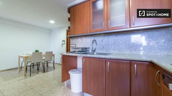 Apartamento amueblado de 5 dormitorios Camins al Grau Valencia