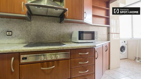 Apartamento amueblado de 5 dormitorios Camins al Grau Valencia