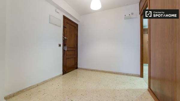 Apartamento amueblado de 5 dormitorios Camins al Grau Valencia