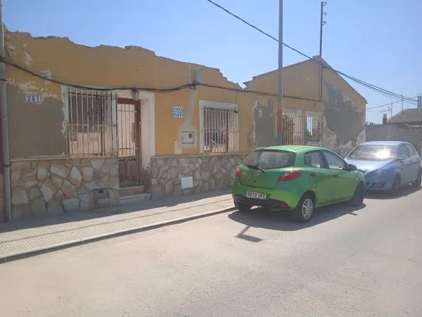 Terreno en calle Santa Águeda, 251