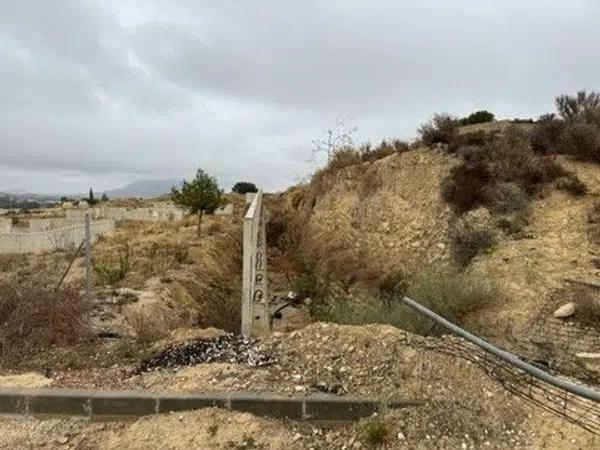 Terreno en calle Garcilaso de la Vega