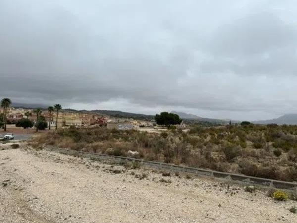 Terreno en calle Garcilaso de la Vega