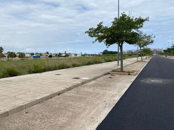 Terreno en avenida Mediterraneo