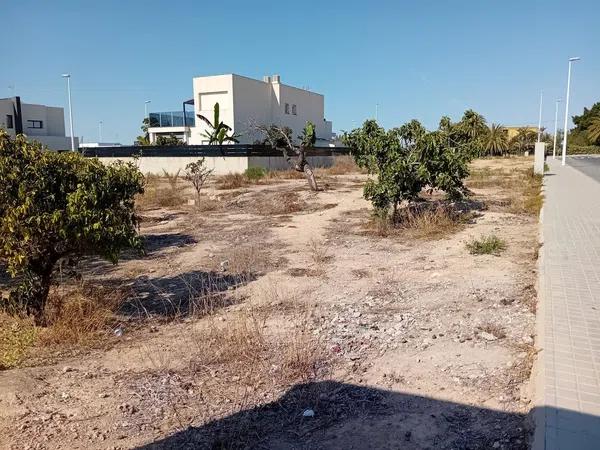 Terreno en calle de la Pau, 1