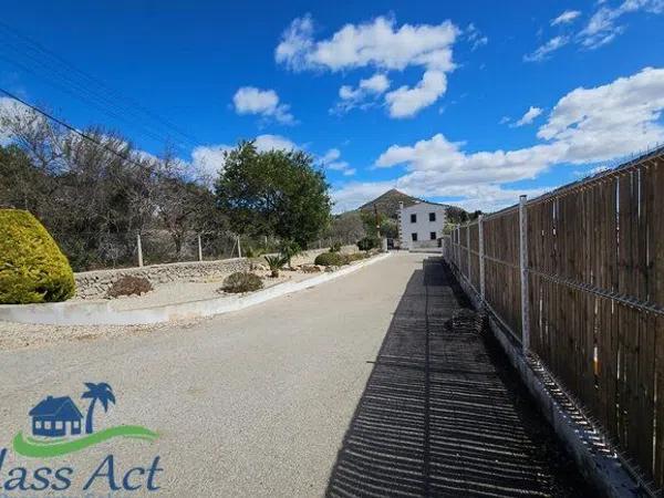 Terreno en Alcalalí