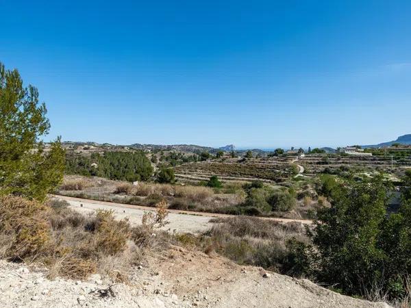 Terreno en calle Clara Campoamor