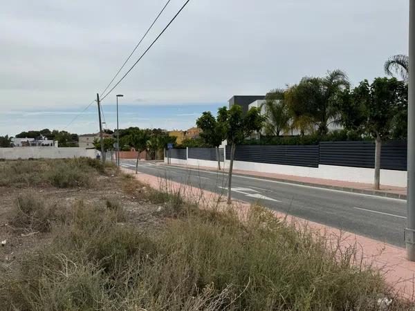 Terreno en calle de la Tomata s/n