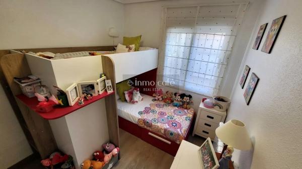 Chalet pareado en calle Canarias 10