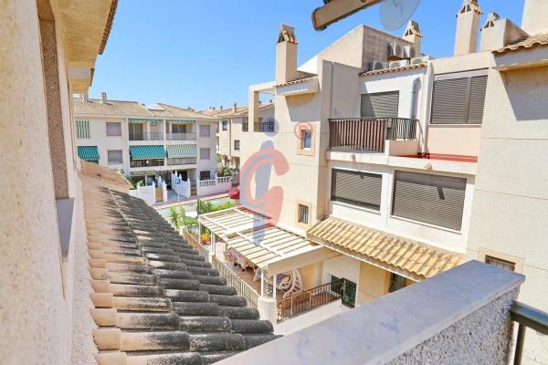 Chalet adosado en calle les Vinyes, 131