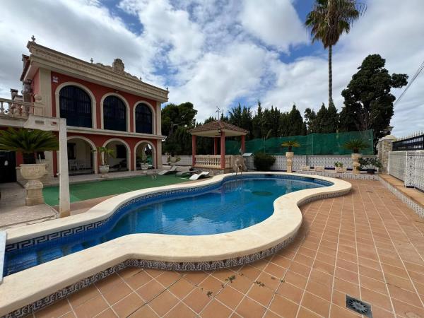 Casa independiente en calle Ibiza