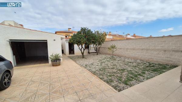 Chalet pareado en paseo de los Álamos