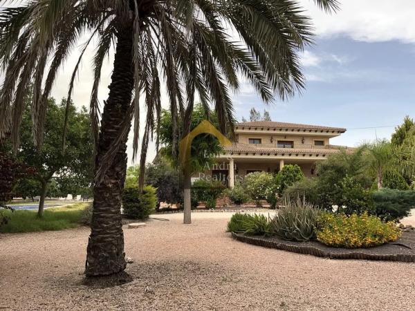 Chalet en Granja de Rocamora