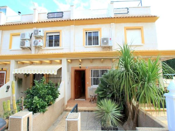 Chalet adosado en calle Manuel de Falla