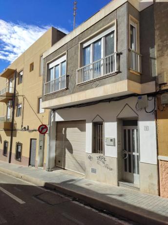 Chalet adosado en calle Tetuan, 3