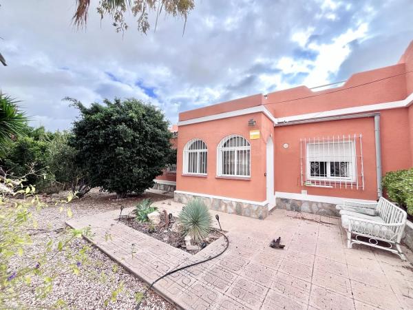 Casa independiente en calle Vicente Aleixandre