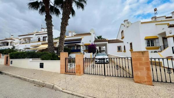 Chalet en Barrio Lomas de Cabo Roig-Los Dolses