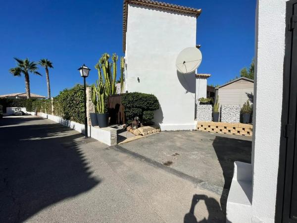 Casa independiente en calle del Ressol