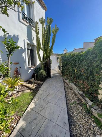 Casa independiente en calle del Ressol