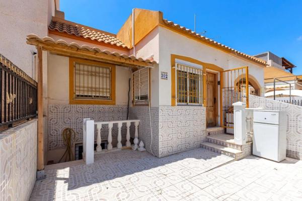 Chalet adosado en calle Jose Lorca Garcia, 302