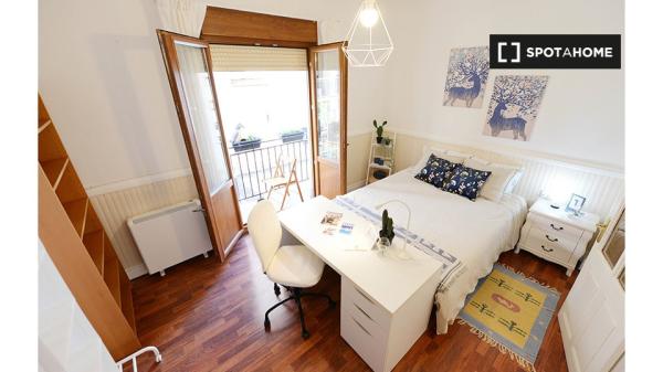 Room for rent in 3-bedroom apartment in Santutxu, Bilbao