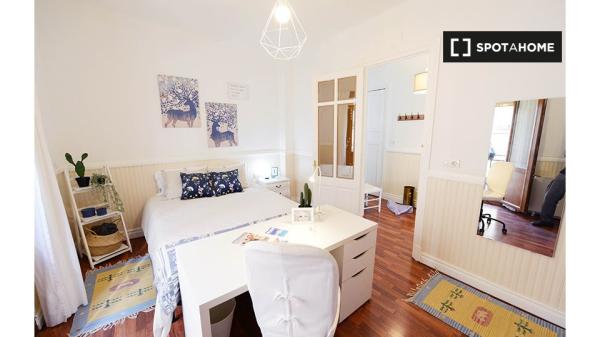 Room for rent in 3-bedroom apartment in Santutxu, Bilbao