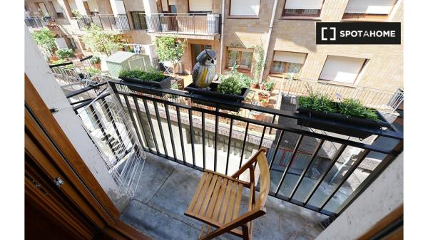 Room for rent in 3-bedroom apartment in Santutxu, Bilbao