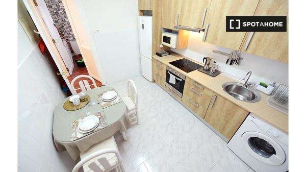 Room for rent in 3-bedroom apartment in Santutxu, Bilbao