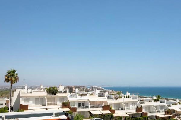 Piso en venta en calle Orden Dórico, 551