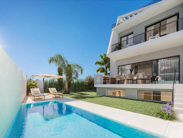 Chalet adosado en venta en calle República Dominicana s/n