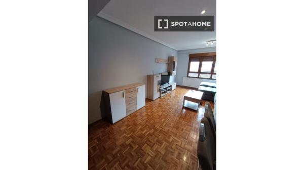 Alugo quarto em apartamento compartilhado em Oviedo