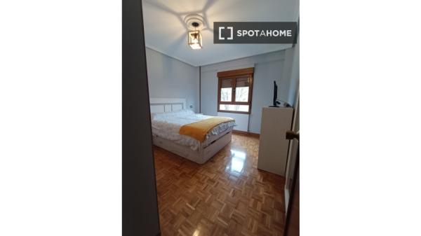 Se alquila habitación en piso compartido en Oviedo