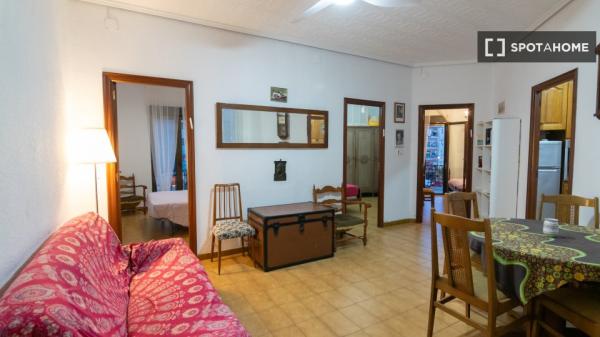 Piso de 3 habitaciones en València