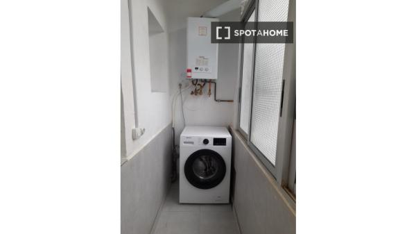 Aluga-se quarto em apartamento partilhado em Valladolid