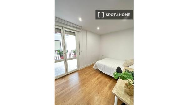 Alugo quarto em apartamento compartilhado em Pamplona