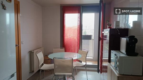 Se alquila habitación en piso compartido en Pamplona