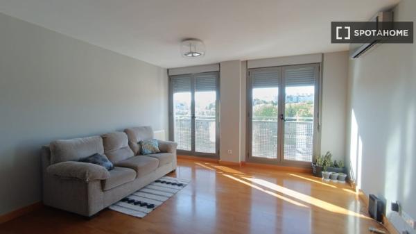 Room for rent in shared apartment in Pamplona