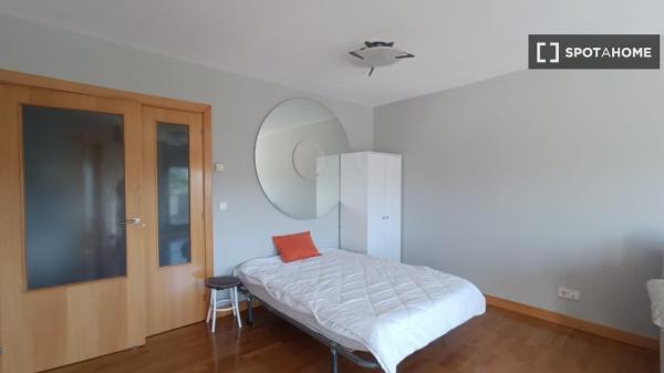 Room for rent in shared apartment in Pamplona