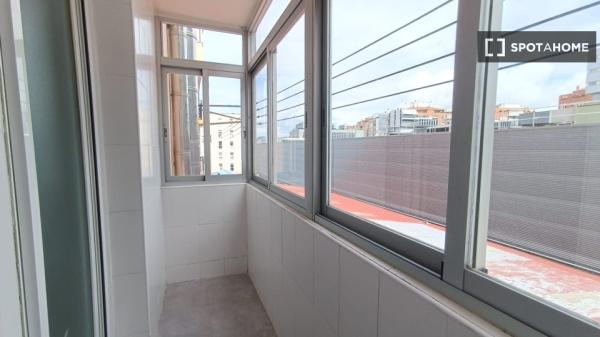 Room for rent in shared apartment in Pamplona