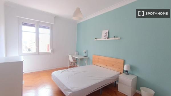 Room for rent in shared apartment in Pamplona