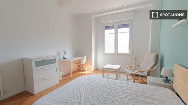 Chambre à louer dans un appartement partagé à Pampelune