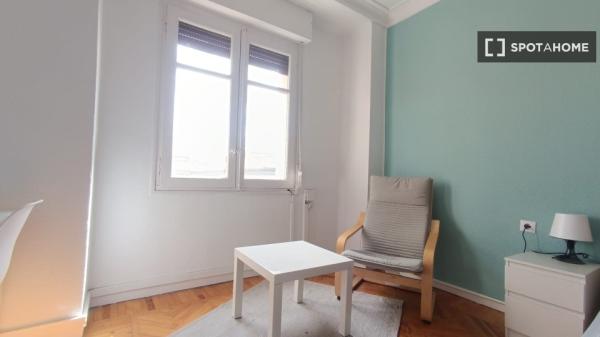 Chambre à louer dans un appartement partagé à Pampelune