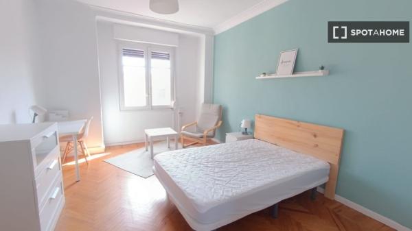 Chambre à louer dans un appartement partagé à Pampelune