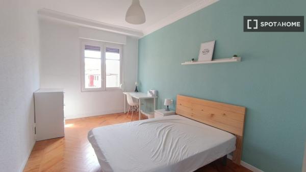 Chambre à louer dans un appartement partagé à Pampelune