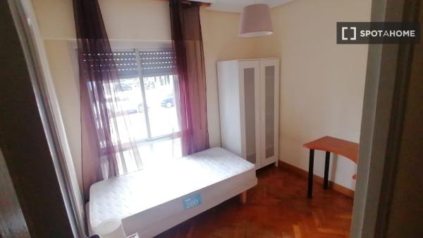 Room for rent in shared apartment in Murcia